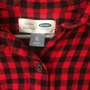 Old Navy Women’s Buffalo Check Plaid Pullover